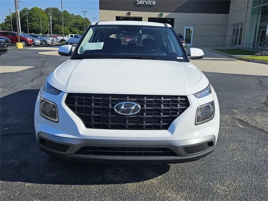 2025 Hyundai Venue SE photo 1
