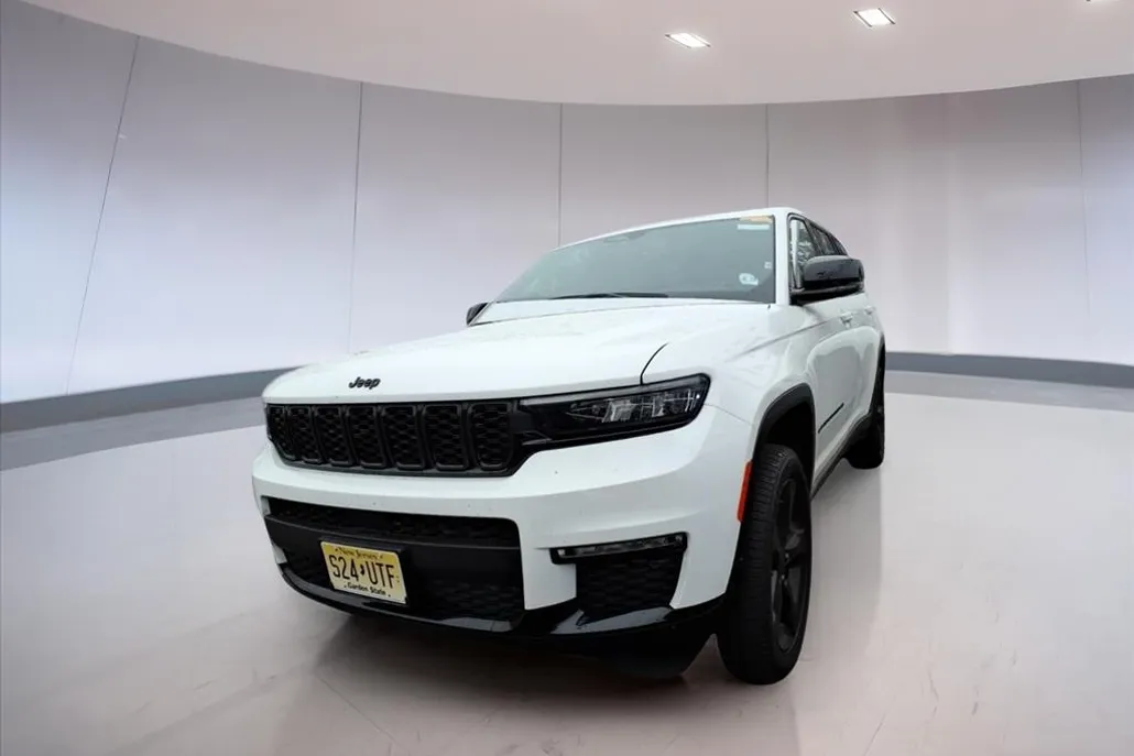 2024 Jeep Grand Cherokee Limited photo 1