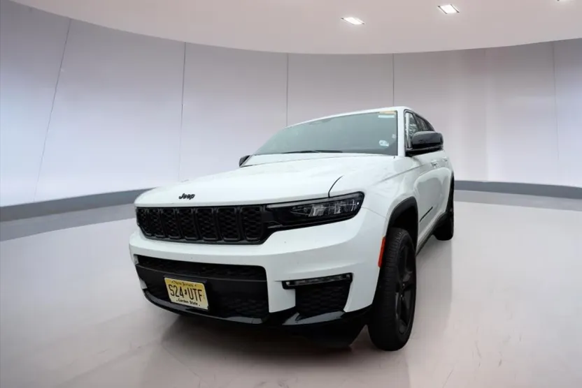 2024 Jeep Grand Cherokee Limited photo 1