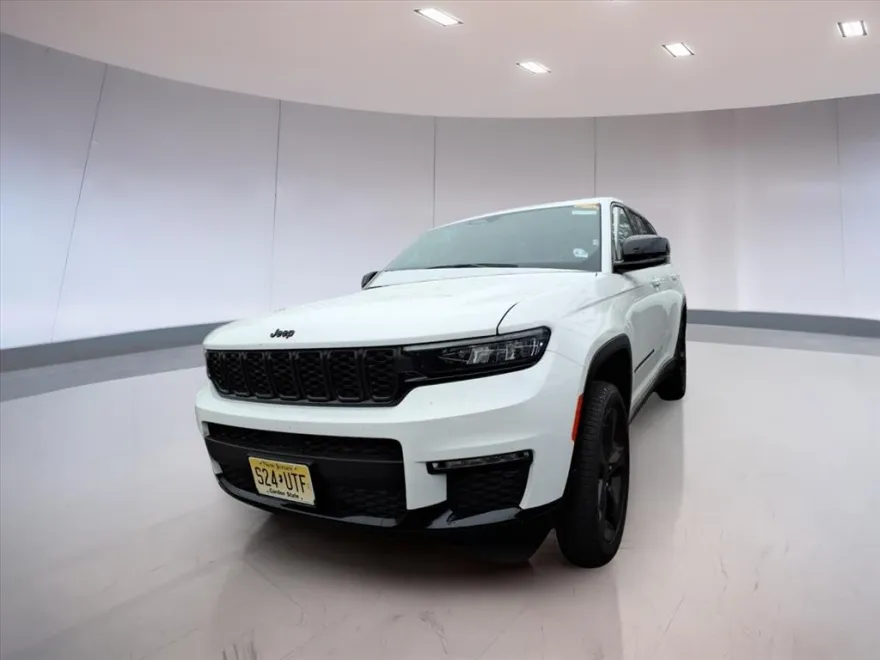 2024 Jeep Grand Cherokee Limited photo 1