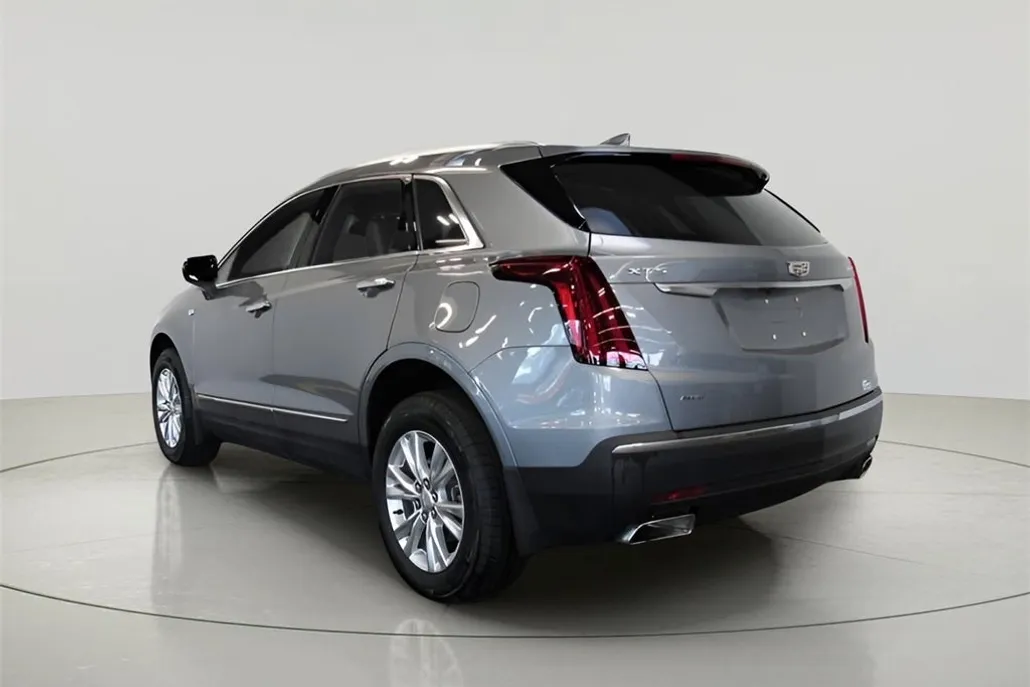 2023 Cadillac XT5 Luxury photo 1