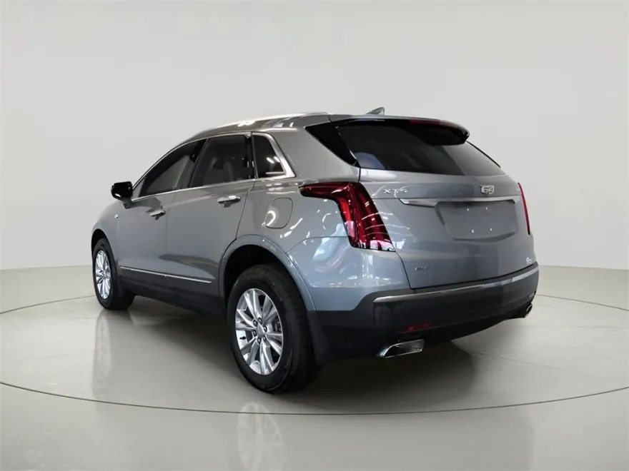 2023 Cadillac XT5 Luxury photo 1