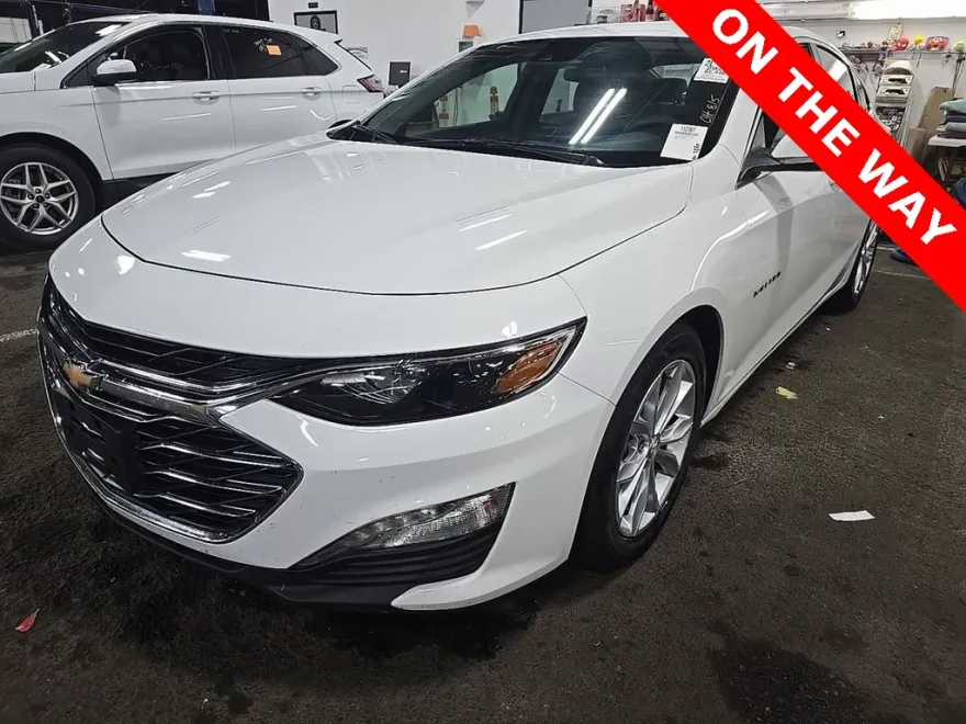 2023 Chevrolet Malibu 1LT photo 1
