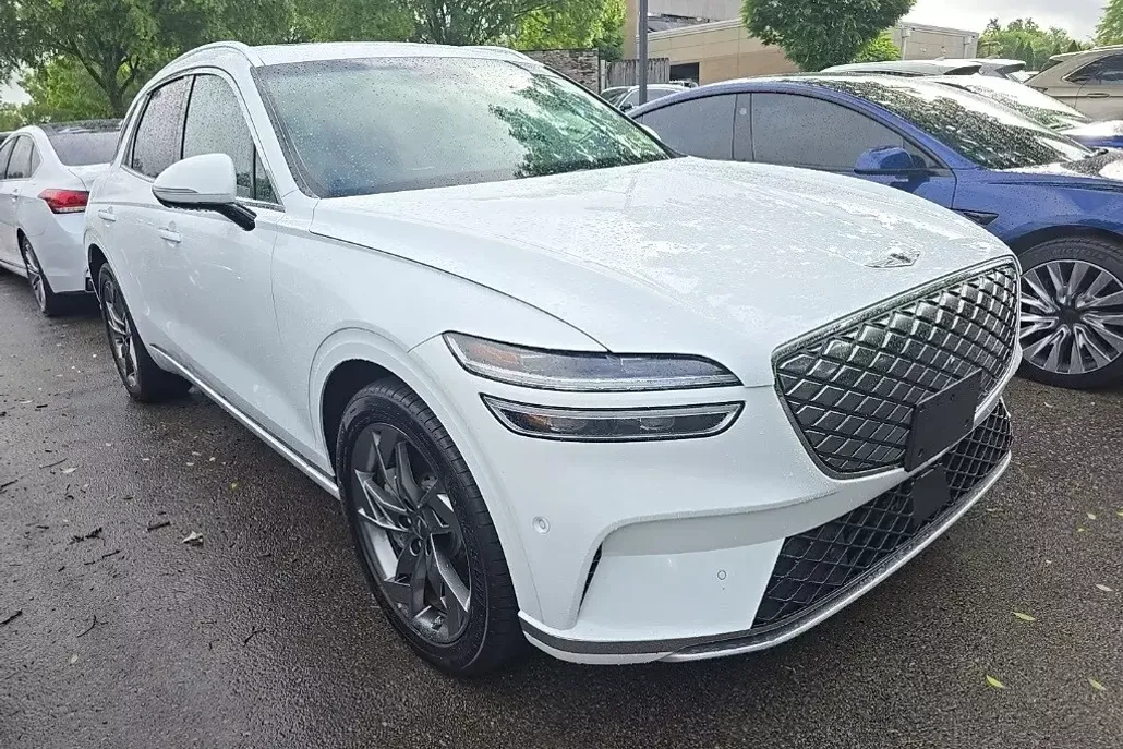 2024 Genesis Electrified GV70 Advanced photo 1