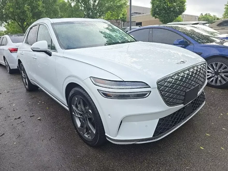 2024 Genesis Electrified GV70 Advanced photo 1