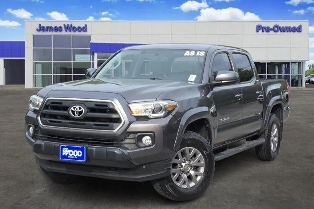 2017 Toyota Tacoma SR5 photo 1