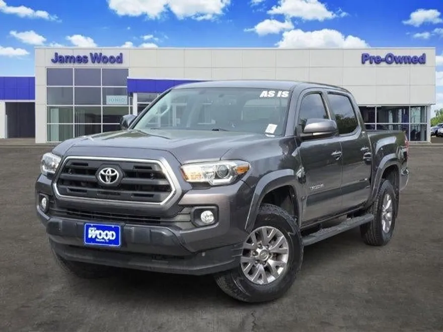 2017 Toyota Tacoma SR5 photo 1