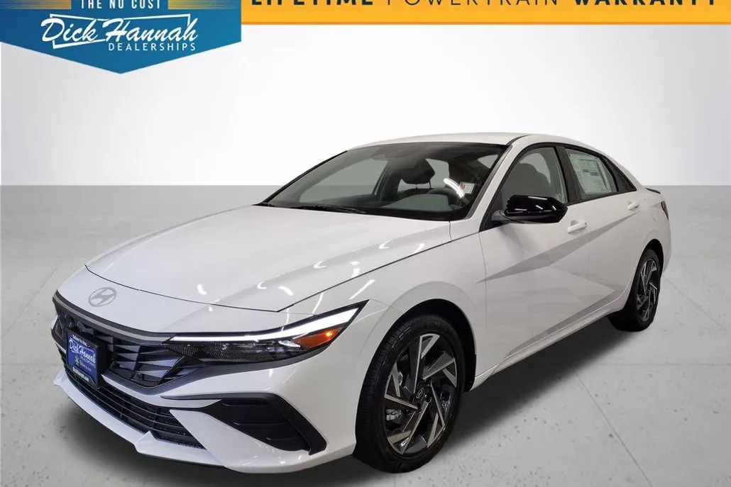 2025 Hyundai Elantra SEL Sport photo 1