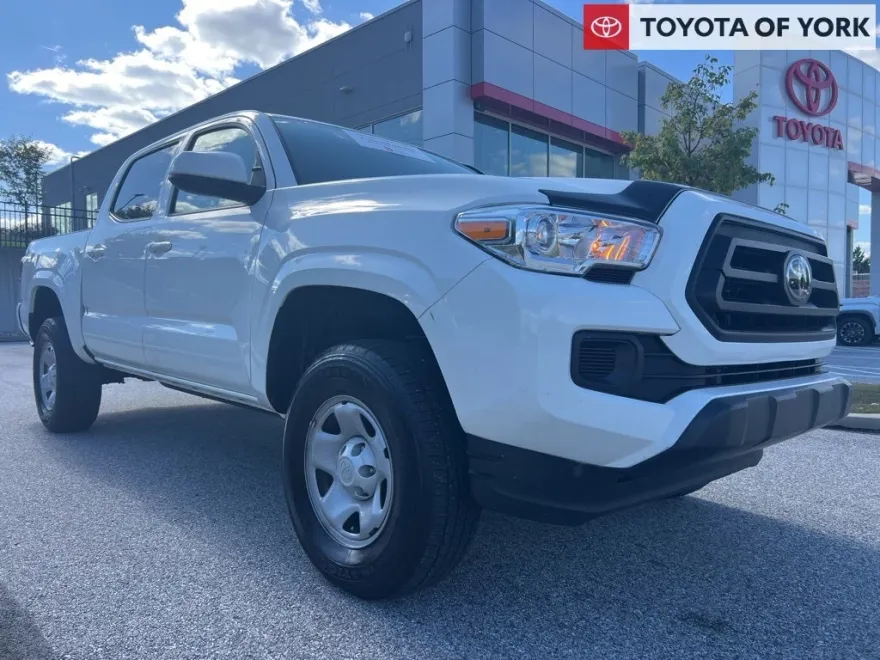 2022 Toyota Tacoma SR V6 photo 1