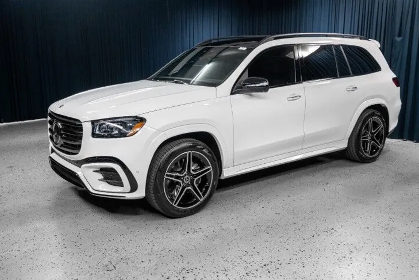 2025 Mercedes Benz GLS 450 4MATIC photo 1