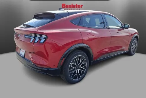 2024 Ford Mustang Mach-E Premium photo 3