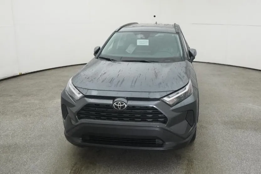 2025 Toyota RAV4 Hybrid XLE photo 1