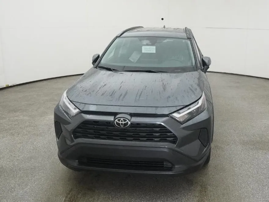 2025 Toyota RAV4 Hybrid XLE photo 1