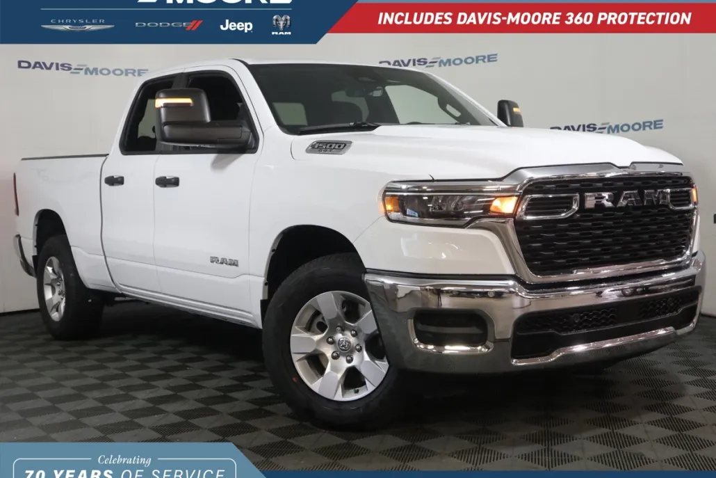 2025 Ram 1500 Tradesman photo 1