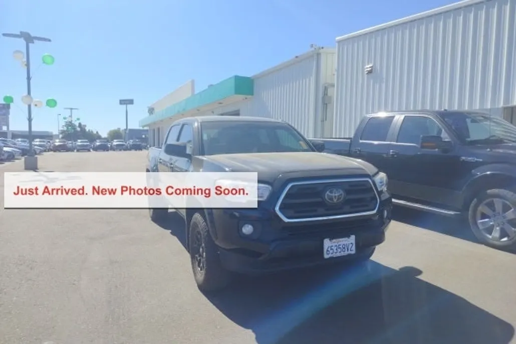 2019 Toyota Tacoma SR5 V6 photo 1