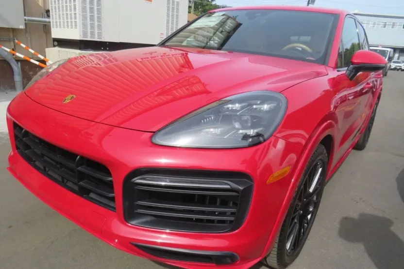 2022 Porsche Cayenne GTS photo 1