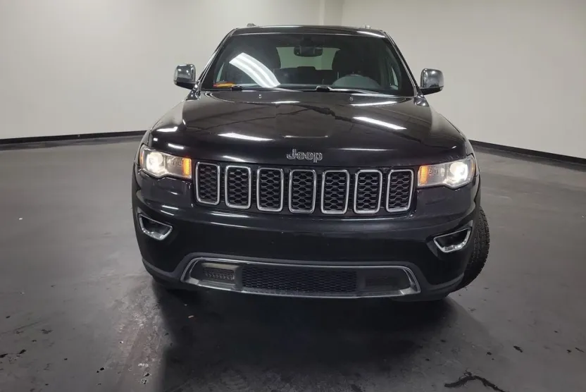 2017 Jeep Grand Cherokee Limited photo 1