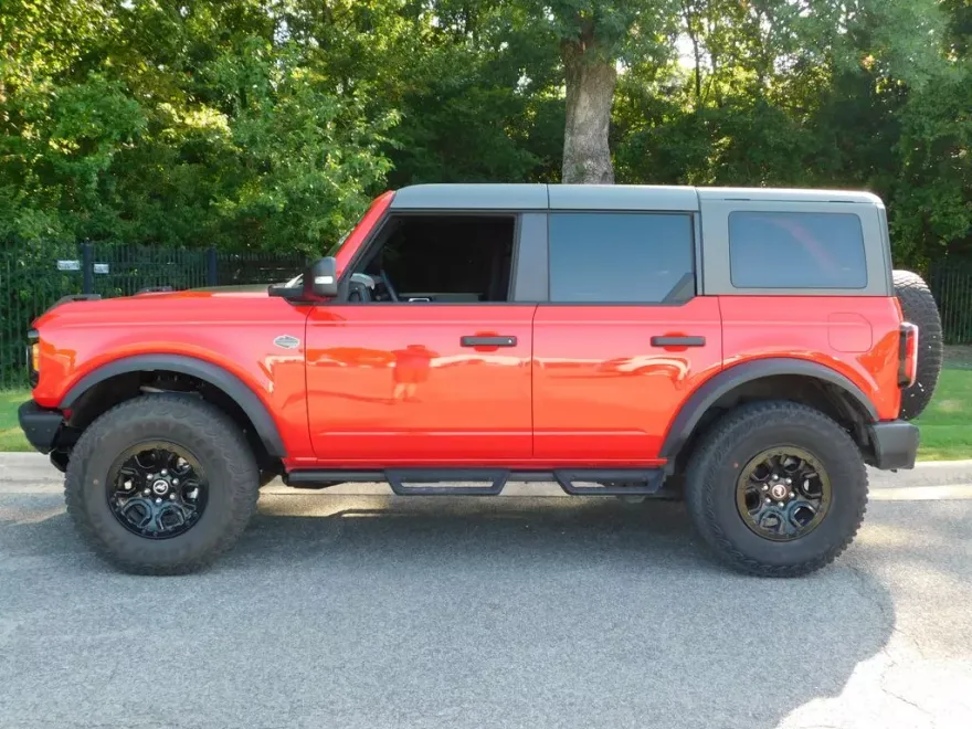 2024 Ford Bronco Wildtrak photo 1