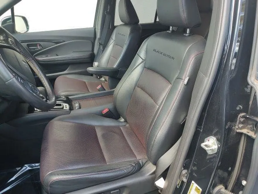 2017 Honda Ridgeline Black Edition photo 1