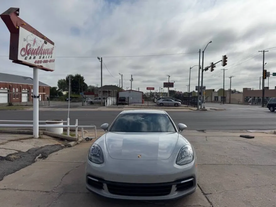 2018 Porsche Panamera 4S photo 1