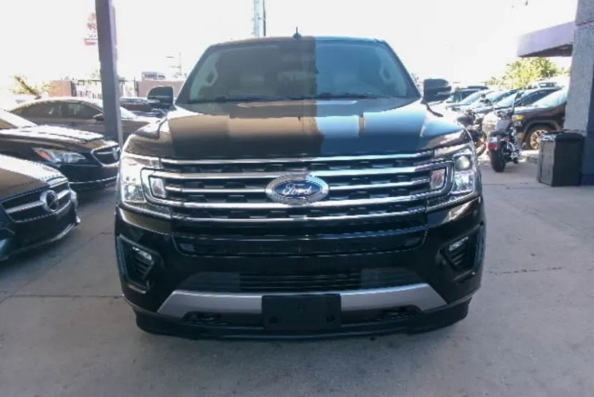 2018 Ford Expedition XLT photo 1