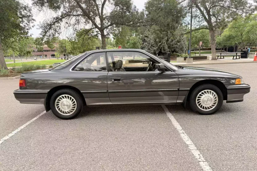 1989 Acura Legend photo 1