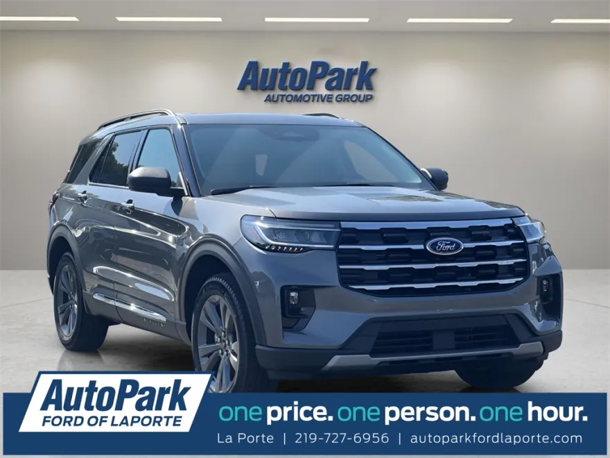 2025 Ford Explorer photo 1