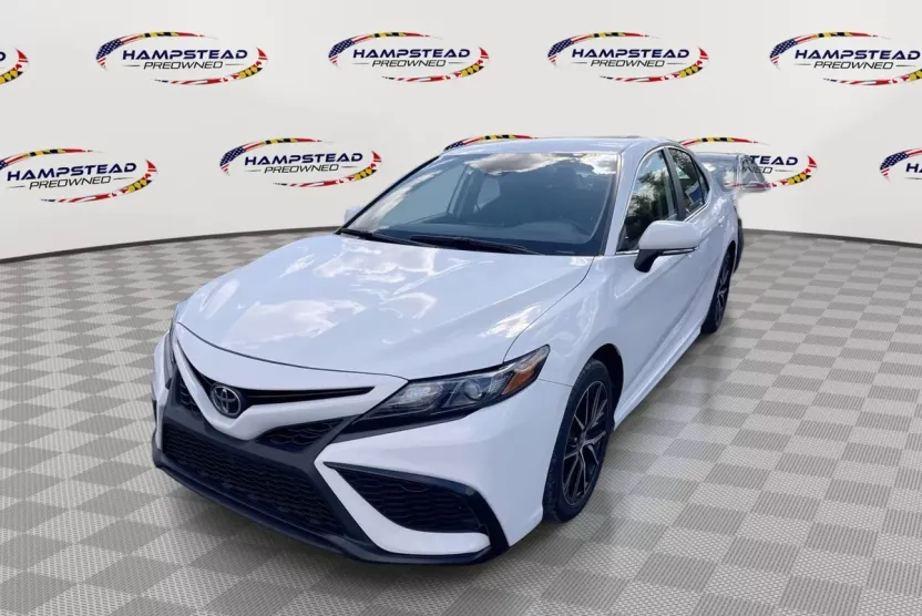 2024 Toyota Camry SE photo 1
