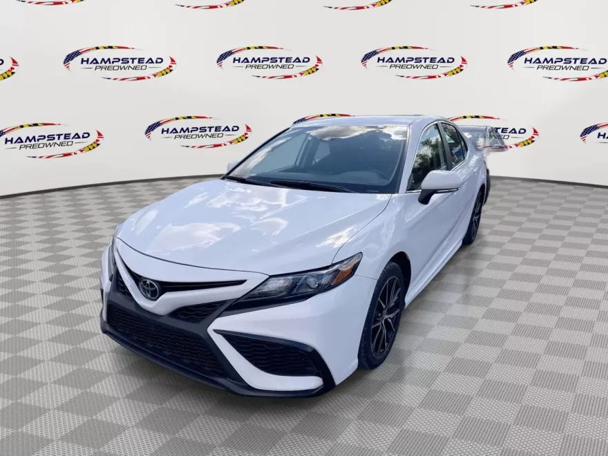 2024 Toyota Camry SE photo 1