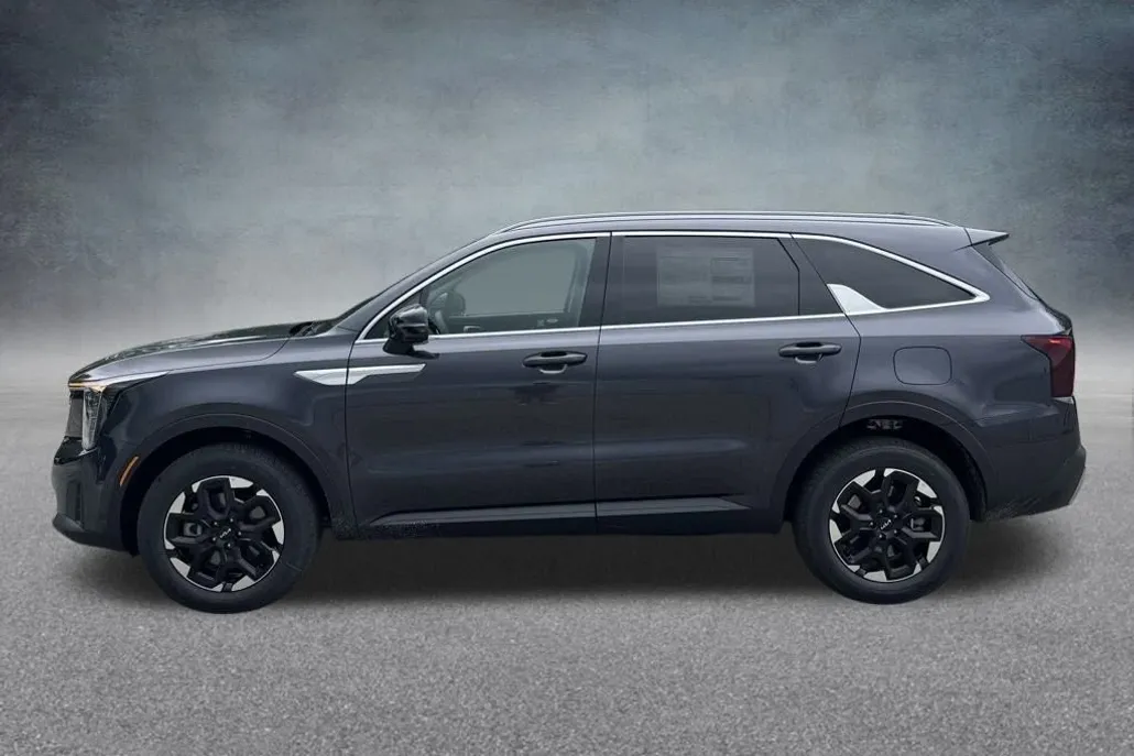2026 Kia Sorento S photo 1