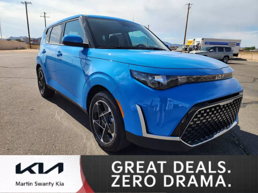 2025 Kia Soul EX photo 1