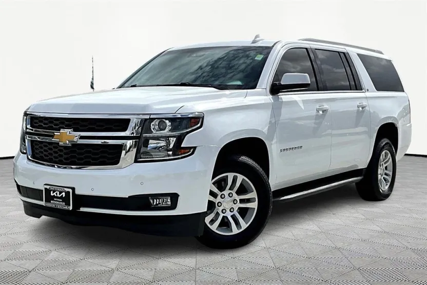 2019 Chevrolet Suburban LT photo 1