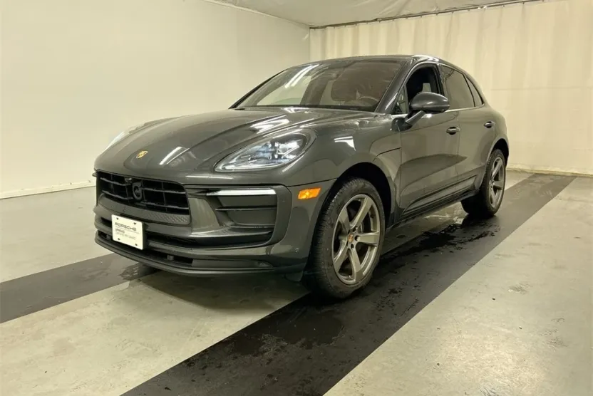 2024 Porsche Macan Base photo 1