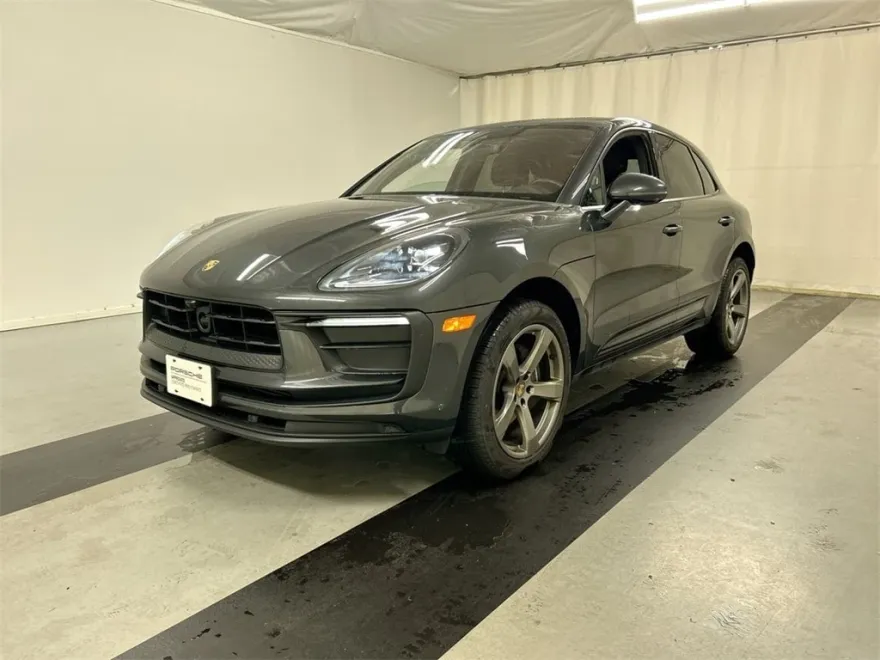 2024 Porsche Macan Base photo 1