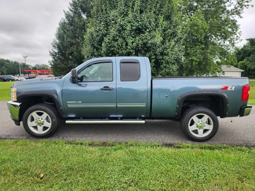 2011 Chevrolet Silverado 2500HD LT photo 1