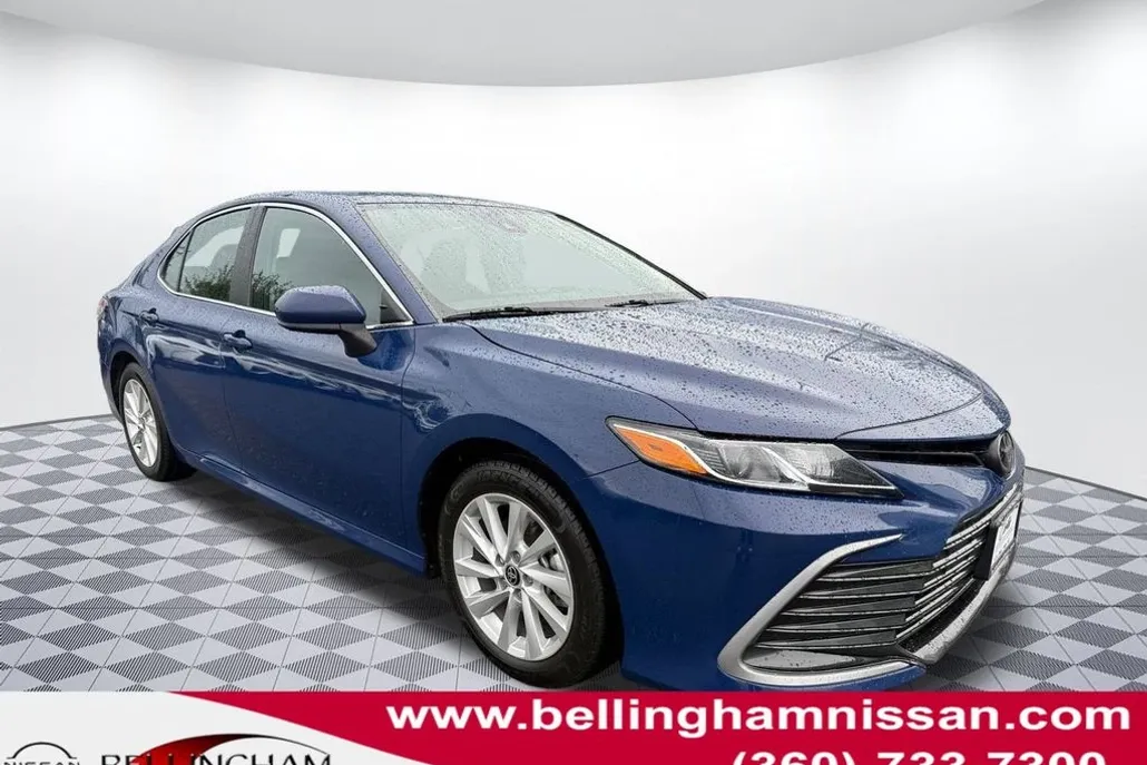 2024 Toyota Camry LE photo 1