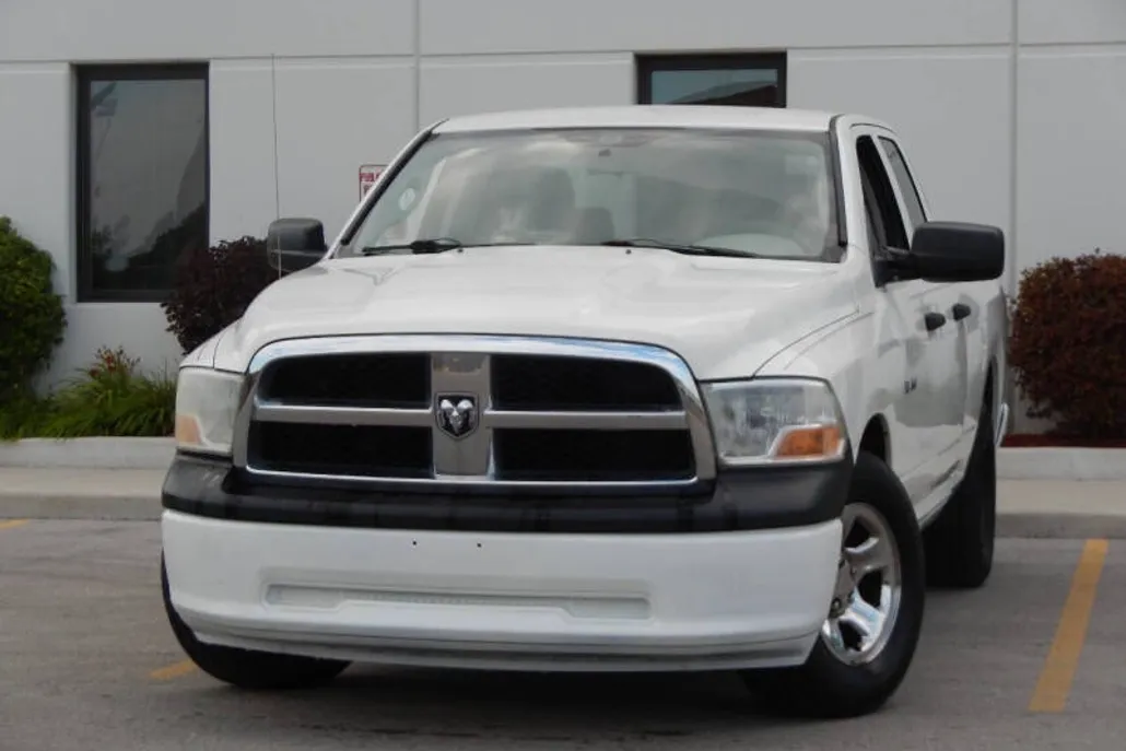 2009 Dodge Ram ST photo 1