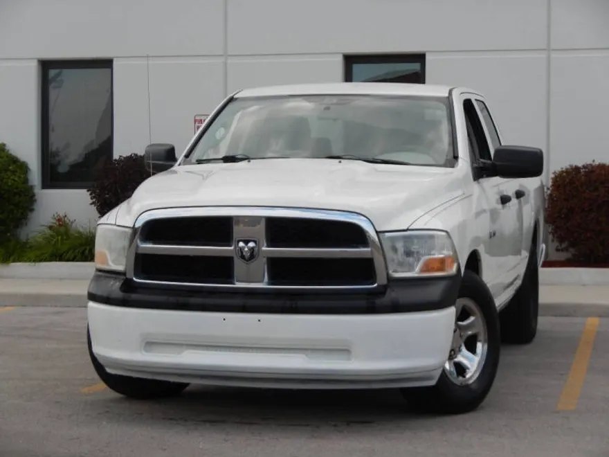 2009 Dodge Ram ST photo 1