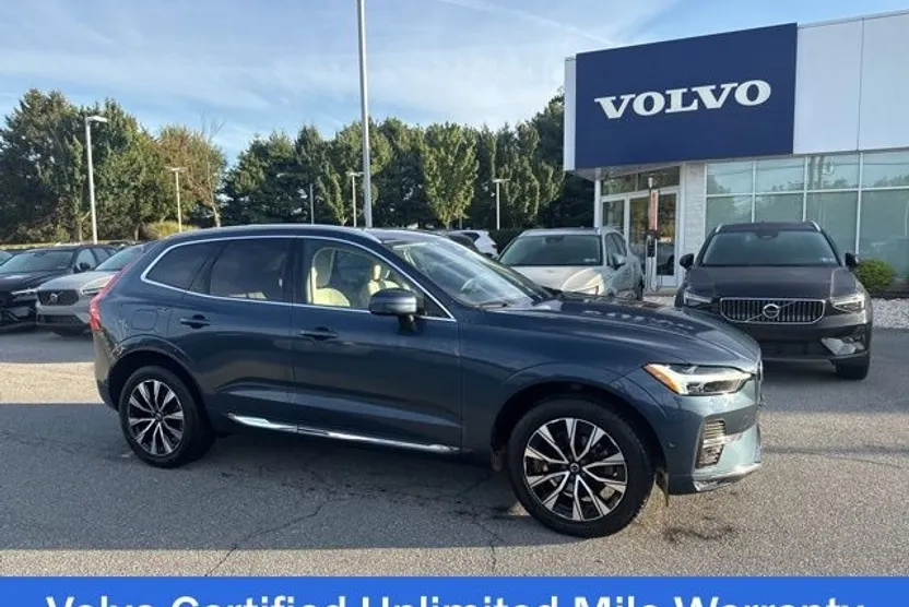 2023 Volvo XC60 B5 Plus photo 1