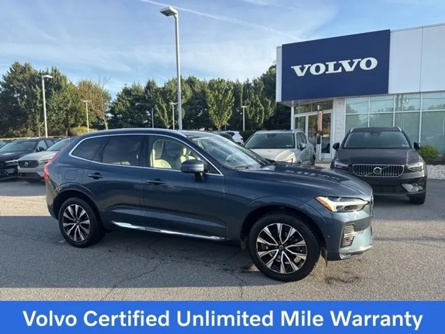 2023 Volvo XC60 B5 Plus photo 1