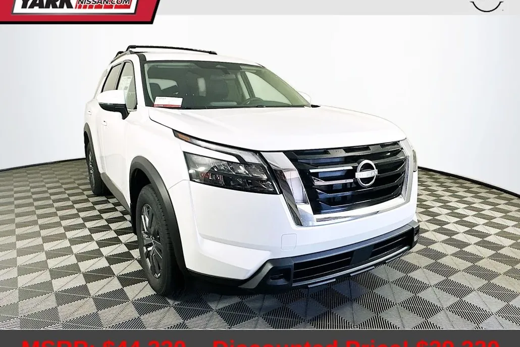 2025 Nissan Pathfinder SV photo 1
