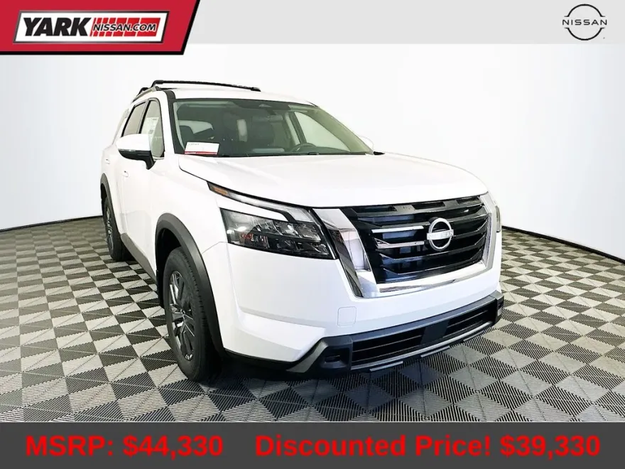 2025 Nissan Pathfinder SV photo 1