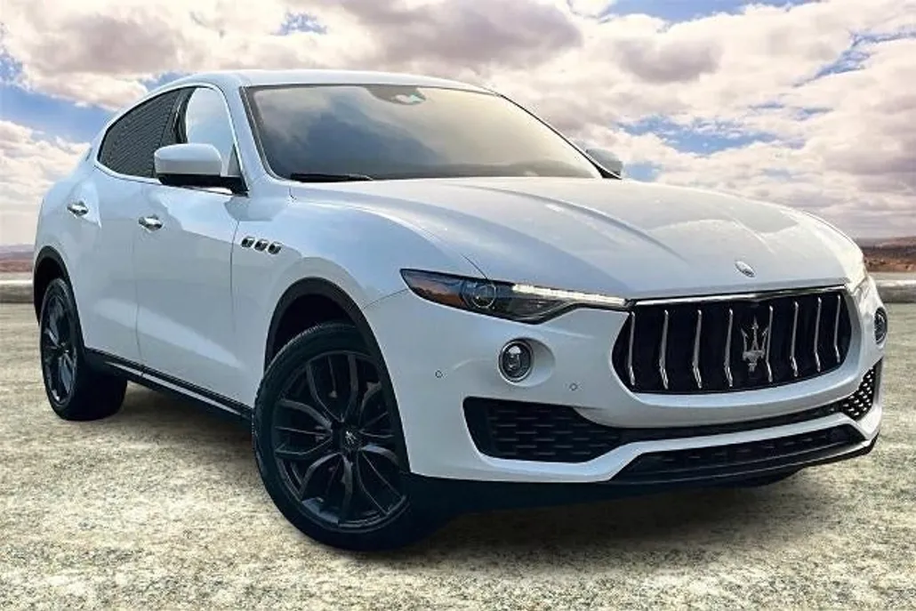 2018 Maserati Levante Base photo 1