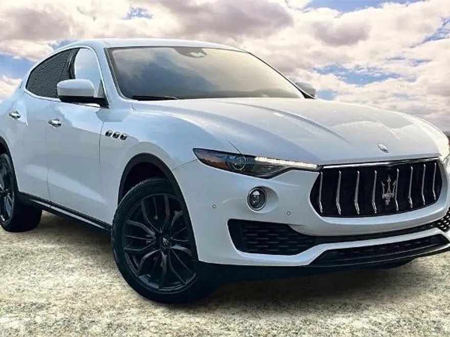 2018 Maserati Levante Base photo 1