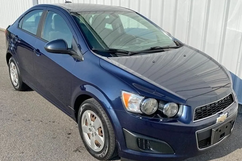 2015 Chevrolet Sonic LS photo 1