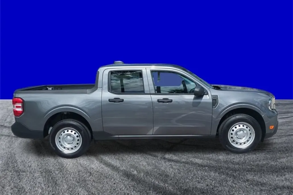 2025 Ford Maverick XL photo 1