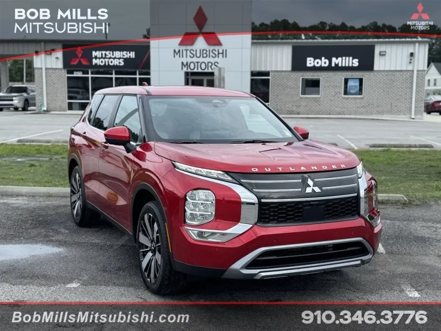 2025 Mitsubishi Outlander SE photo 1