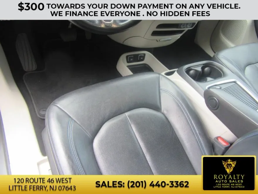 2021 Chrysler Pacifica Touring L photo 18