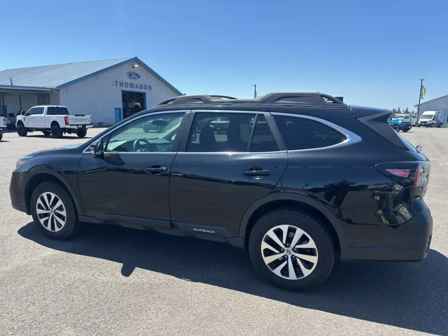 2020 Subaru Outback Premium photo 1