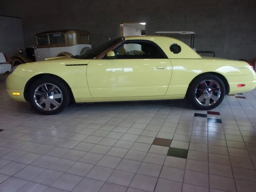 2002 Ford Thunderbird Deluxe photo 1